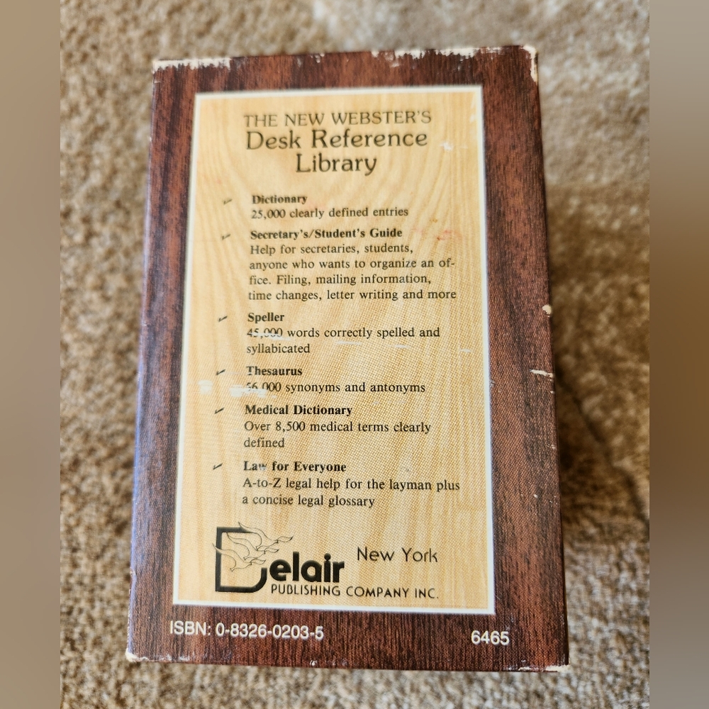 The New Webster's Desk Reference Library Set - Picture 5 of 8